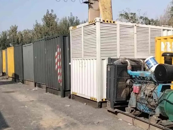 阿克陶200KW柴油发电机机组每小时油耗是多少？